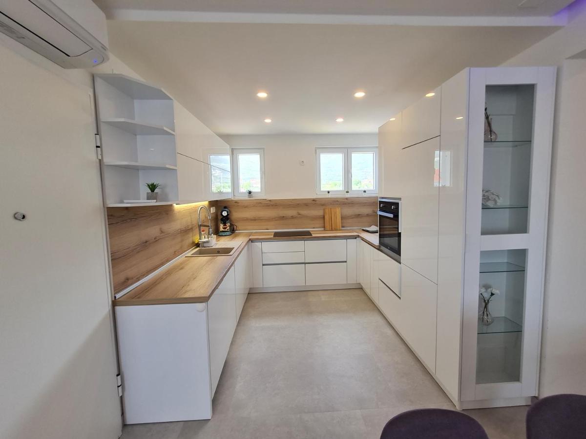 Holiday Apartment Marijana Kaštela Kültér fotó